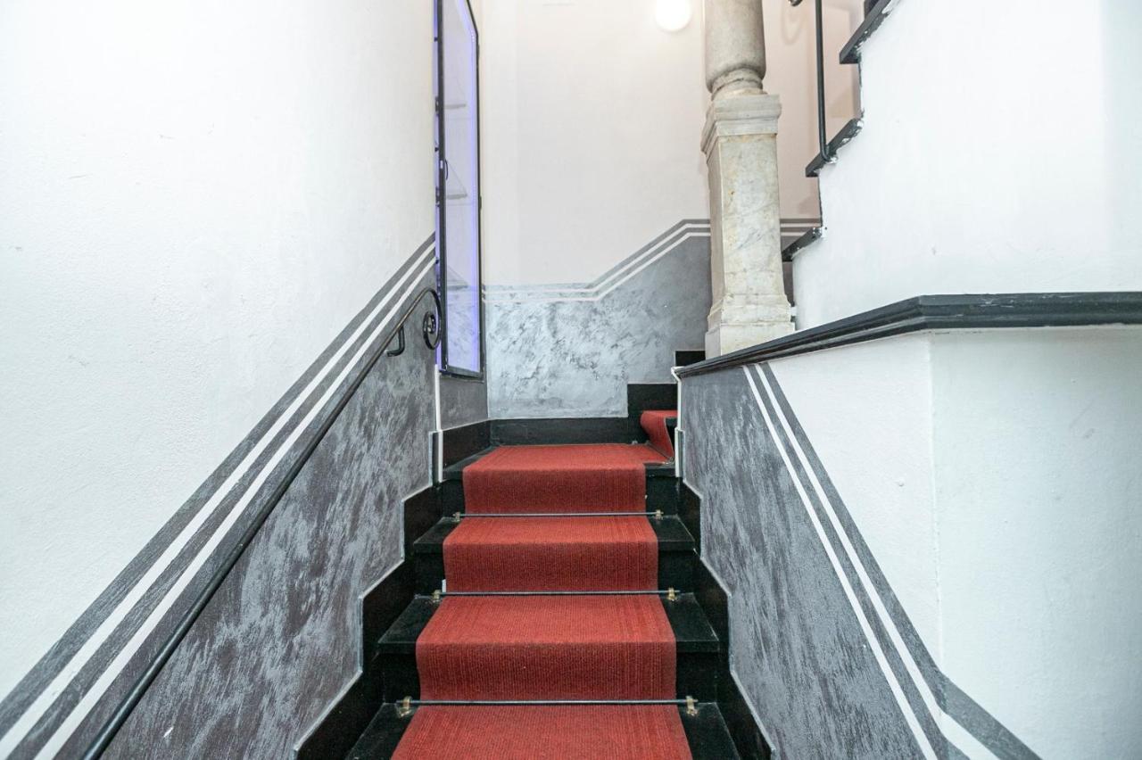 Torre Degli Orefici Dimora Medioevale Genua Exterior foto